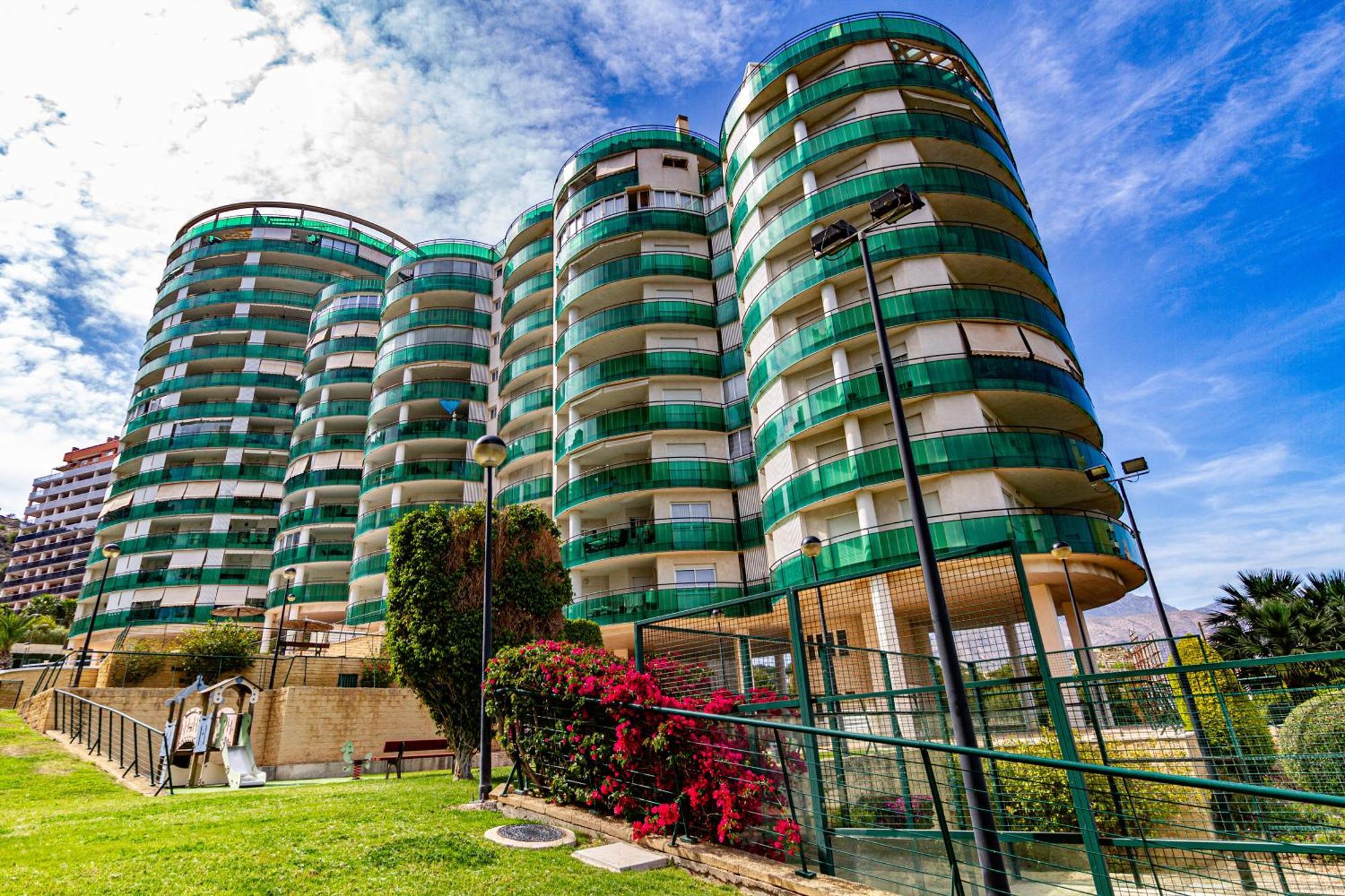 Apartment Vilapark With Pool, Free Parking, Terrace, Beach Benidorm Esterno foto